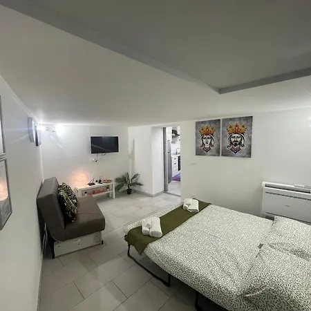 Opera House Apartment